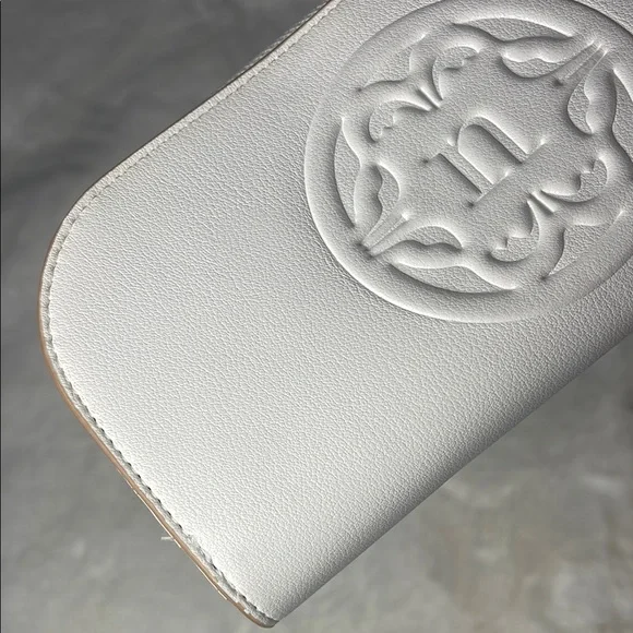 Nanette Lepore White vegan Leather Wallet with Embossed Logo - Picture 7 of 9
